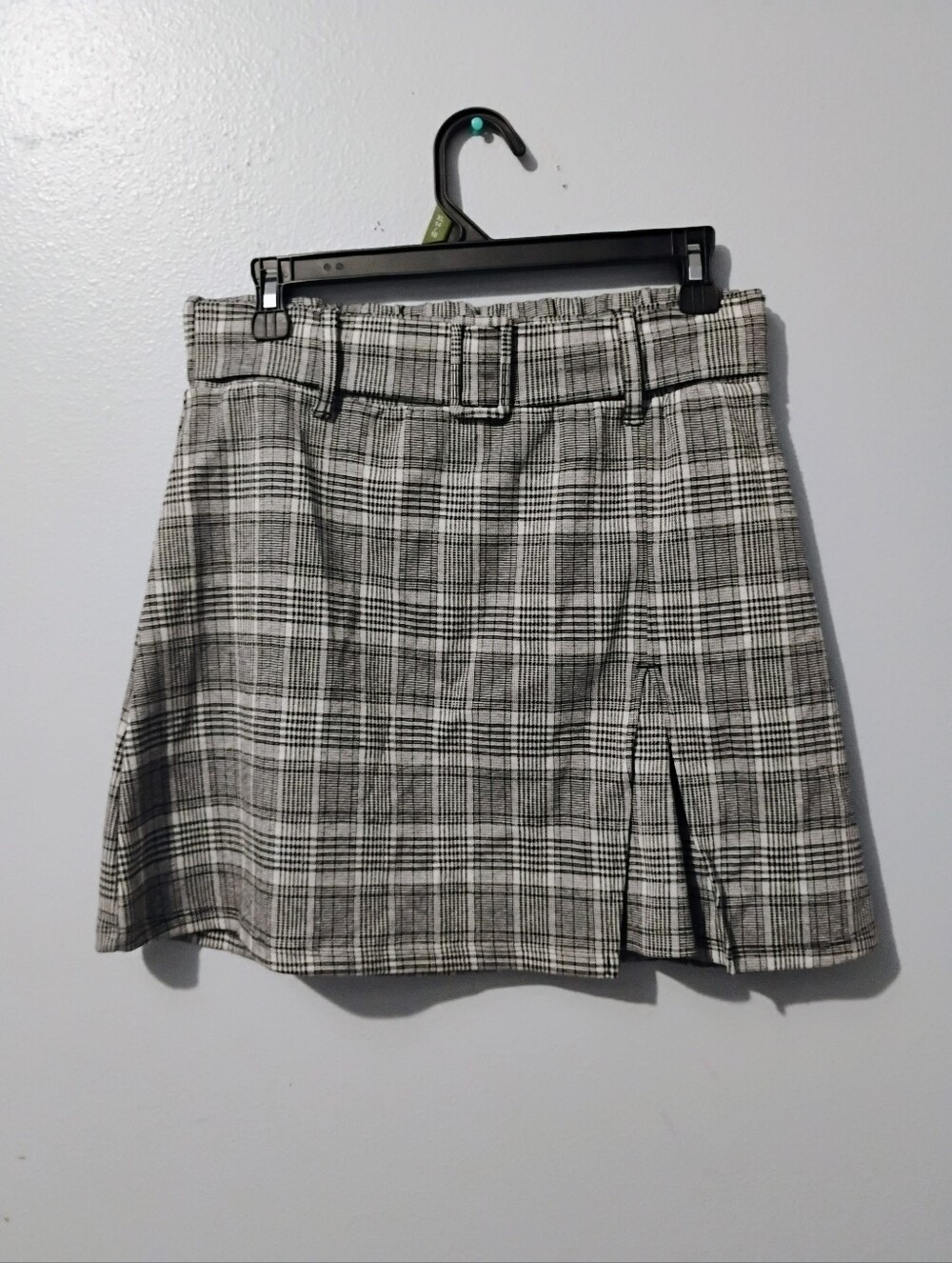 SO Plaid Pleated Mini Skirt - Black & White